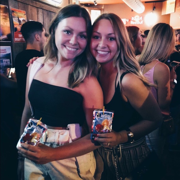 Welcome to my closet - Picture 3 of 8